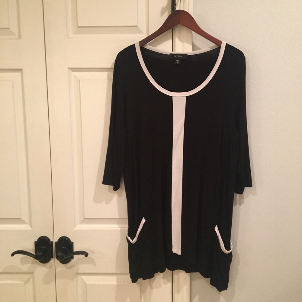 KAREN KANE Blk&Wht Pocketed Knit Top 1X - Picture 3 of 4